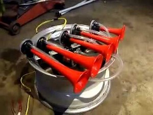 FANFARA KLAKSON LA CUCARACHA ONPIRA