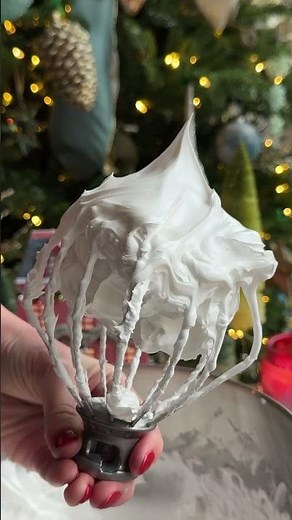 Christmas Tree Meringues