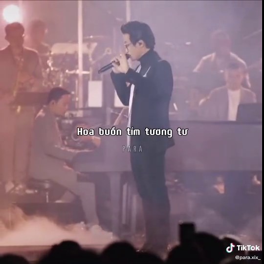 #sponsored Hôm qua tháng tư rồi, giờ nghe 12 tháng nhé mọi người🤗 #thangmayemnhoanh #haanhtuan #live #thevestonconcert #xuhuong2022 #khonggiancamxuc