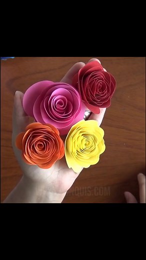 7.7K views · 126 reactions | Vamos a probar como hacer flores en espiral con estos MOLDES GRATIS | Arte con Flores de Papel | Facebook
