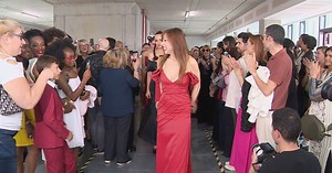 Estilista Fátima Lopes apresenta coleção primavera/verão