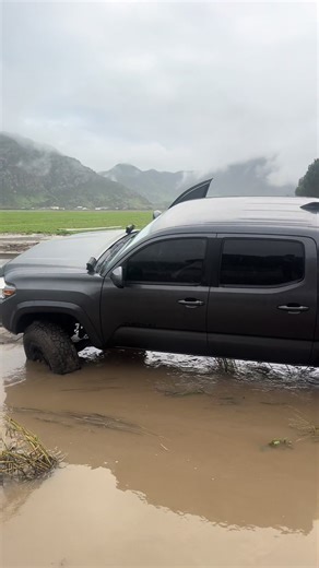 Exploring Tacoma Off-Road Trails in Rainy Weather