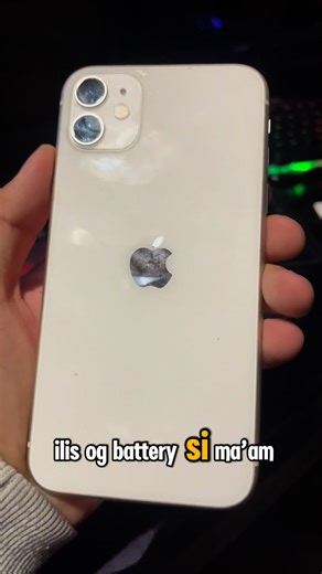 Samtang nag set-up mi sa among pisonet diri sa Lantawan, San Fernando Cebu, nagpa-hapit nalang pud si ma’am og pa-ilis og battery sa iyang iPhone 11. ✅ Battery health: 76% – dali na kaayo mu-init ug mu-lowbat. ⚠️ Good thing wala niya paabuta nga muburot pa. 👉 Mao ni gitawag nga preventive maintenance – ang iPhone battery mu-degrade gyud over time. Gi-ilisdan nato og high-quality replacement battery para: 🔋 Mas dugay ma-lowbat ⚡ Mabalik ang smooth performance Diri sa JR COMSHOP, transparency og