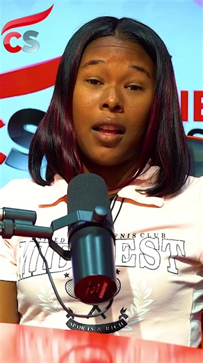 Alejandra Encarnación acudió a Las Calientes Del Sur para desmentir una denuncia hecha por la señora Ana Salvada de los Santos, relacionada con una supuesta infidelidad que, según afirma, nunca ocurrió. La joven, hermana de la mujer señalada, ofreció su versión y presentó detalles que contradicen totalmente lo dicho anteriormente en esta plataforma. 👉 El video completo está en nuestro canal de YouTube Las Calientes Del Sur. 📺 Ve ahora la entrevista completa, suscríbete, dale like y comparte pa