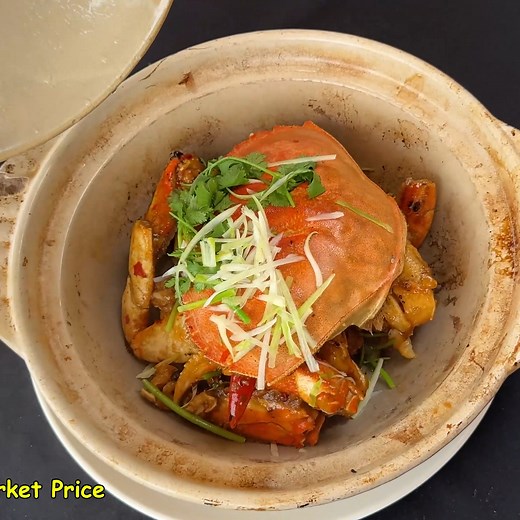 San Francisco is world-famous for its fresh seafood, but no dish is more iconic than Dungeness Crab! I stopped by Harborview Restaurant, a legendary spot known for serving one of the best crab dishes in the city! But does it live up to the hype? Let’s find out! | Strictly Dumpling