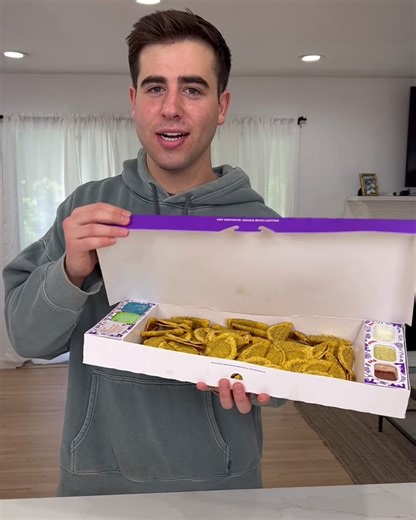 137 reactions · 29 shares | Want to be known as the ultimate party host? Grab your SUPER Snacking Box for the big game celebration this weekend! Available in the mobile app. | Jack in the Box | Facebook