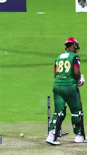 The sound of timber! 🥵