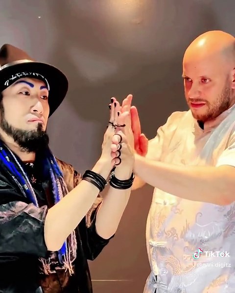 Finger Tutting Session Part 2 with NARI Digitz & 2face