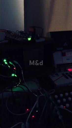 Breadboarding - Testing the 555 5 voice noisemaker.