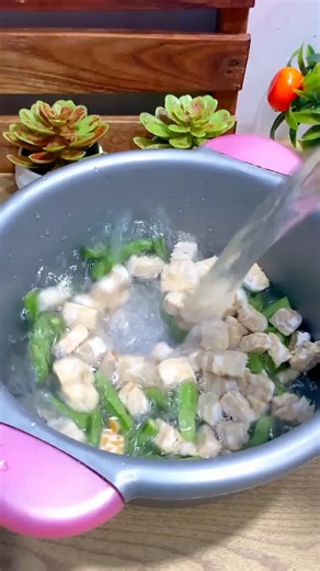 Rifa ardiyanti ll simple cooking on Instagram: "menu sarapan edisi ngabisin stok di kulkas #resep #menuharian #menumurah #fypシ #sambelcumi"