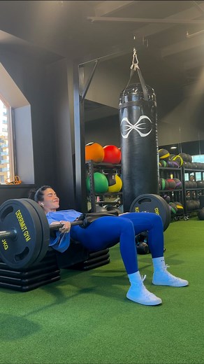 Rachel Dillon on Instagram: "BUSY GYM GLUTE WORKOUT🔥 *Taken from Busy Girl Workouts* Last week in Adelaide I was feeling so anxious about going to the gym. It was that time of the month and just like you sometimes I feel it too! I even got dressed one day to go and then opted for a pilates workout at home. Busy gyms can be overwhelming and I get it. Anyway I decided to deviate back to my Busy Girl Workouts. So I found my corner and gathered all my equipment and had such a good workout! TRY THIS