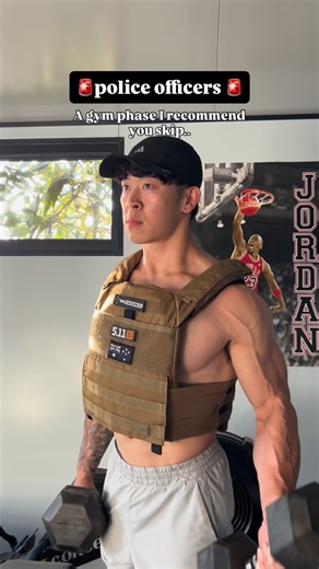 Mike | Athletic Performance Coach on Instagram: "A gym phase you need to skip 👇 ❌4-5 sets of 12 on every exercise ❌ chasing the pump ❌ winging workouts and going by feel I was doing this for years and would constantly plateau with my progress. Not getting stronger OR bigger…Was I working hard in the gym? Yes, but I had no results to show for it. This is what actually works ✅ Focusing on full body compounds ✅ hitting each body part at least 2x a week ✅ varying your rep ranges to increase 