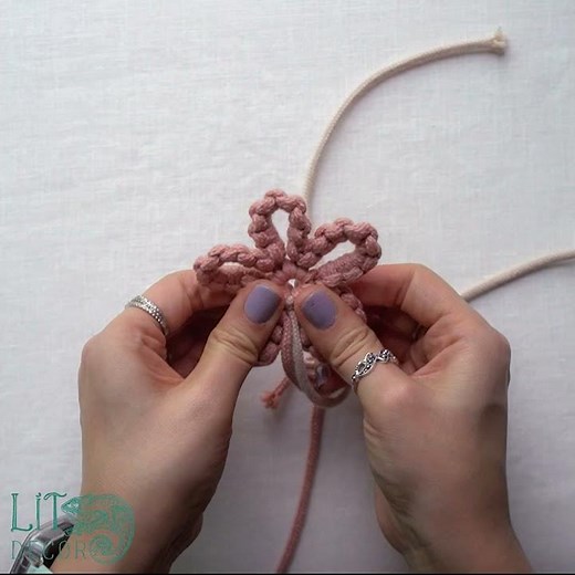 DIY Macrame Flower Keychain Free Tutorial by LIT decor #shorts #macrame #tutorial #beginner