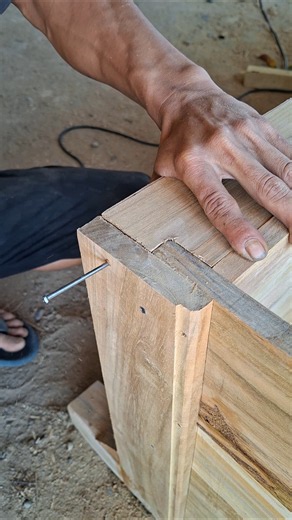 Metode pasang kayu penguat tapak lemari #woodworking #diy #tips #tools #tricks