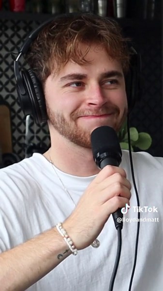 Witty Tinder Bios: Hilarious Examples to Inspire You