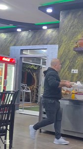 Restaurant le RAYMONDE chez abdennour , le serveur le plus rapide et plus cool 😎 | ATH OUAGUENOUN