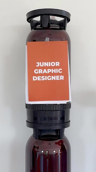 Cerchiamo un Junior Graphic & Marketing Assistant! 👉 Il focus principale è sulla grafica per social, eventi, materiali stampati, gadget, contenuti visivi. ✏️ Lavorerai a stretto contatto con il team marketing, dando supporto nelle attività quotidiane. 📍 Grumello del Monte (BG) 💼 Stage o apprendistato, con possibilità di assunzione 🎓 Hai una laurea in grafica o design? Conosci Illustrator, Photoshop, InDesign? Hai un’anima creativa e curiosa? Potresti essere la persona giusta! 📩 Invia CV e p