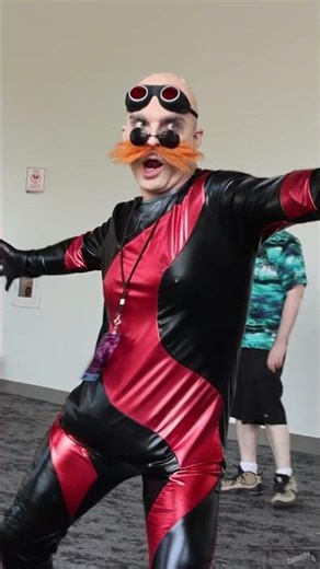 Dr. Robotnik Dances at Rose City Comic Con 2025