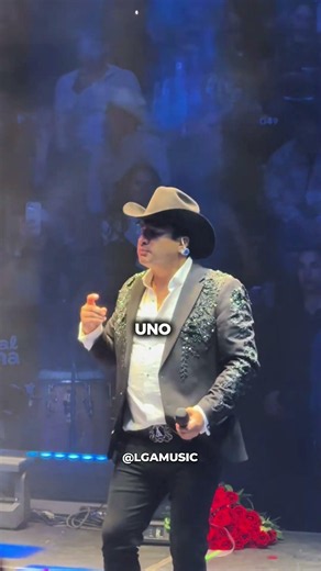 How has JULIÓN ÁLVAREZ managed to stay on top for so many years?🤔