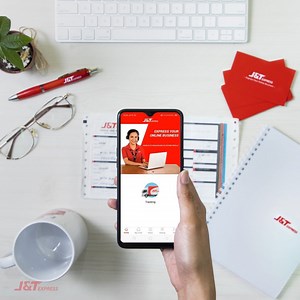 20 reactions · 5 comments | Want to know the real-time status of your package?  It's very easy! With our J&T mobile app, you can just scan as fast as 2 seconds the bar code on your waybill and the status of your package will appear! You can also use our website at www.jtexpress.ph to track your package! 朗 #ExpressYourOnlineBusiness #jntexpressph | J&T Express South Luzon | Facebook