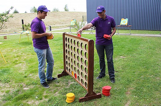 Location jeu en bois Puissance 4 Géant | Louer jeu de hasard en bois
