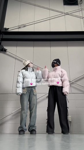 人気ダウンの新色着て流行りのやつやってみたけど出来てる？🥹💞 #zozotownで買える #zozotown購入品 #韓国コーデ冬 #韓国ファッション #ダウンジャケット #ダウンコーデ #双子コーデ #meemselect #ミームセレクト #おすすめ