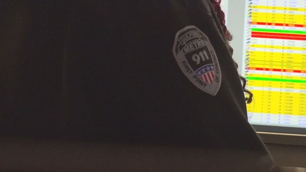 911 operator speaks on difficulties of the job