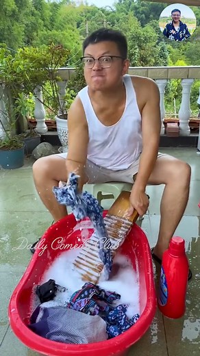 143K views · 2.9K reactions | Tell me to wash the clothes勞 Are you eating? 藍Funny Moments 藍藍藍 #video #funnyvideo #trendingvideo #comedyvideo #reels #reelsfb #reelsviralfb #funny #reelsfbviral #viral #fbreels #comedy #reelsvideos #trending #comedyreels #funnyfrank | Daily Comedy Club | Facebook