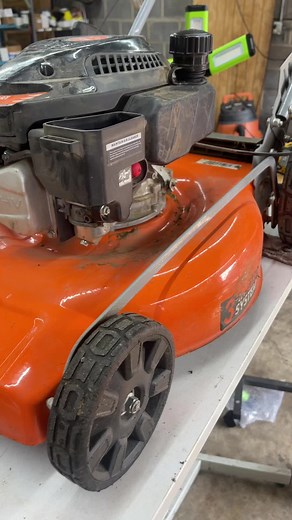 Lawn Care Tips: Stop Smoking While Mowing Your Lawn