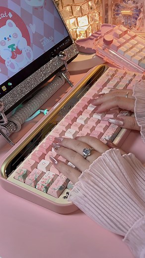 🍓Targa65 Aluminum Customized Mechanical keyboard, pc plate, full sound package applied 🍓 @UnikeysOfficial UNIKEYS X HMX PURPLE DAWN LINEAR SWITCH 55g creamy thock link in bio 🍓 @KiiBOOM Phantom21 number pad link in bio 🍓 Keycaps （Group Purchase Closed） 🍓 🍓 . Is this your vibe? Getting addicted to keebs tapping sounds. Crazy obsessive satisfying keebs. #asmr #keyboardasmr #keyboard #customizedkeyboard #cutekeyboard #keyboardart#typing#assemble #typing #mechanicalkeyboard #keycaps #keyboardb