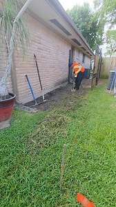 231K views · 1K reactions | Pavers on side of house? #fyp #gardendesign #asmrtiktoks #gravelpatio #edensgarden #houston #pavers #diy #beforeandafter #GardenTok #landscaping #walkway #blackstargravel #satisfyingvideo #outdoorliving | Eden's Garden | Facebook