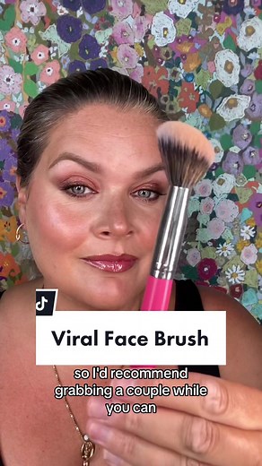 Let me show you why the PC21 Brush went viral and how versatile it is 👩‍🎨 #viralmakeup #learnwithpeaches #peachesmakeup #makeupbrushes