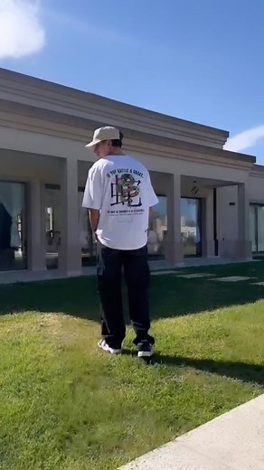 @nahuelpietraszekk con su total look by vancouver 蘭 #ootd | Vancouver jeans | Facebook