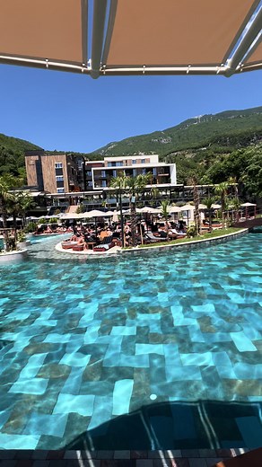 Luxurious Poolside Party with DJ Setup