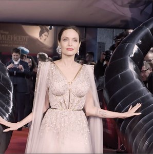 130K views · 1.2K reactions | Watch the cast of Maleficent: Mistress of Evil shine on the red carpet at the London Premiere! ✨ | Walt Disney Studios | Facebook