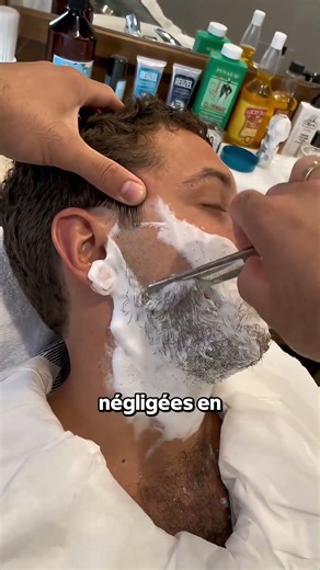 Pourquoi Ce Barbier Est Il Appelé L'Ennemi Des Barbus