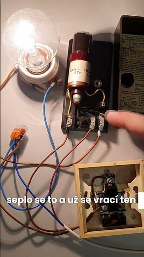 Dneska si zapojíme schodišťový automat💡 #light #how #switch #automatic #f #shorts