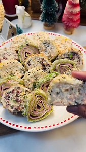 Más Fit, menos Fat ✅ . Te enseño mi TRUCO para no usar queso crema en untables. Estos ROLLITOS GOURMET en 3 sabores, son la mejor manera de disfrutar aperitivos más saludables y eliminar calorías vacías y grasa saturada . Déjame la palabra RECETA para enviarte los ingredientes . Guárdala y comparte con quien necesite ser más Fit 💪🏼 . #recetas #navidad #saludable #cooking #tasty #healthy #food | Cocina de Addy