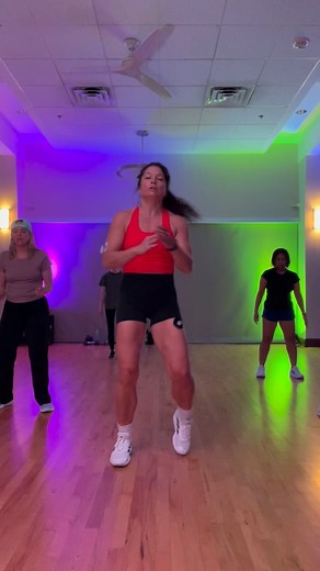 Apple bottom jeans is the goal 🍎🔥 I’m so sore from last night’s class 🫠 Online classes and strength training: Somble.com/LaceUpFitness | Lacey Cleland