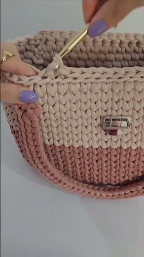 the process of knitting bags using manual methods with hand skills #shorts