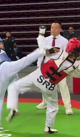 Shocking Taekwondo Girls Fight 😱 | Intense Match & Crazy Knockout Moments!