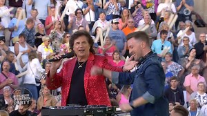 283K views · 3.8K reactions | Der Song darf gerade auf keiner Party fehlen, natürlich auch nicht auf unserer Schlagerstrandparty! ️ Wir sagen danke schön für diesen Sommerhit, Die Flippers! 拾拾拾 | ARD Schlagerwelt | Facebook