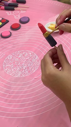 21K views · 223 reactions | Fondant Lipstick Tutorial For Makeup Theme Cake | Cooking Fusion | Facebook