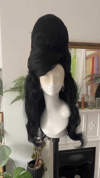 Amy Winehouse Iconic Hair Tutorial: Styling Tips & Tricks