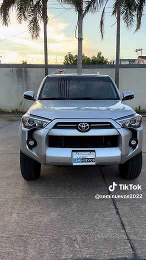 2022 Toyota 4Runner SR5 Features and Specs