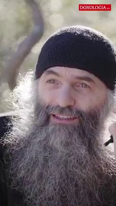 Părintele Pimen Vlad: „Stând în Biserică, iei parfumul Harului” | Doxologia