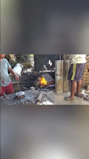 Le Forgeron et Sa Forge : Un Héritage Ancestral