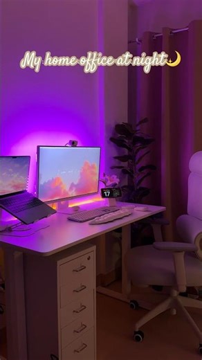 So in love with my work desk💕 —especially with these lights! Do you love it too?🤭✨#cozyroom #cozy