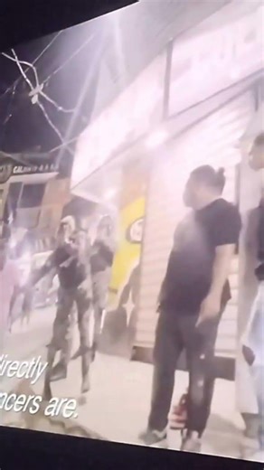 Ellos no buscan a nadie en la calle, van directamente donde están los bailarines