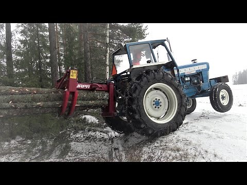 Juontokoura + Ford 5000 | Kuusen kaato | Rumpali keikalla